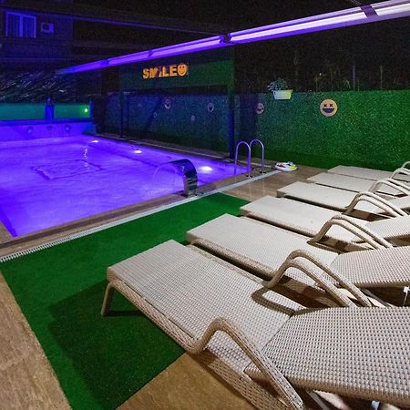 Hotel Smile Kobuleti Kültér fotó