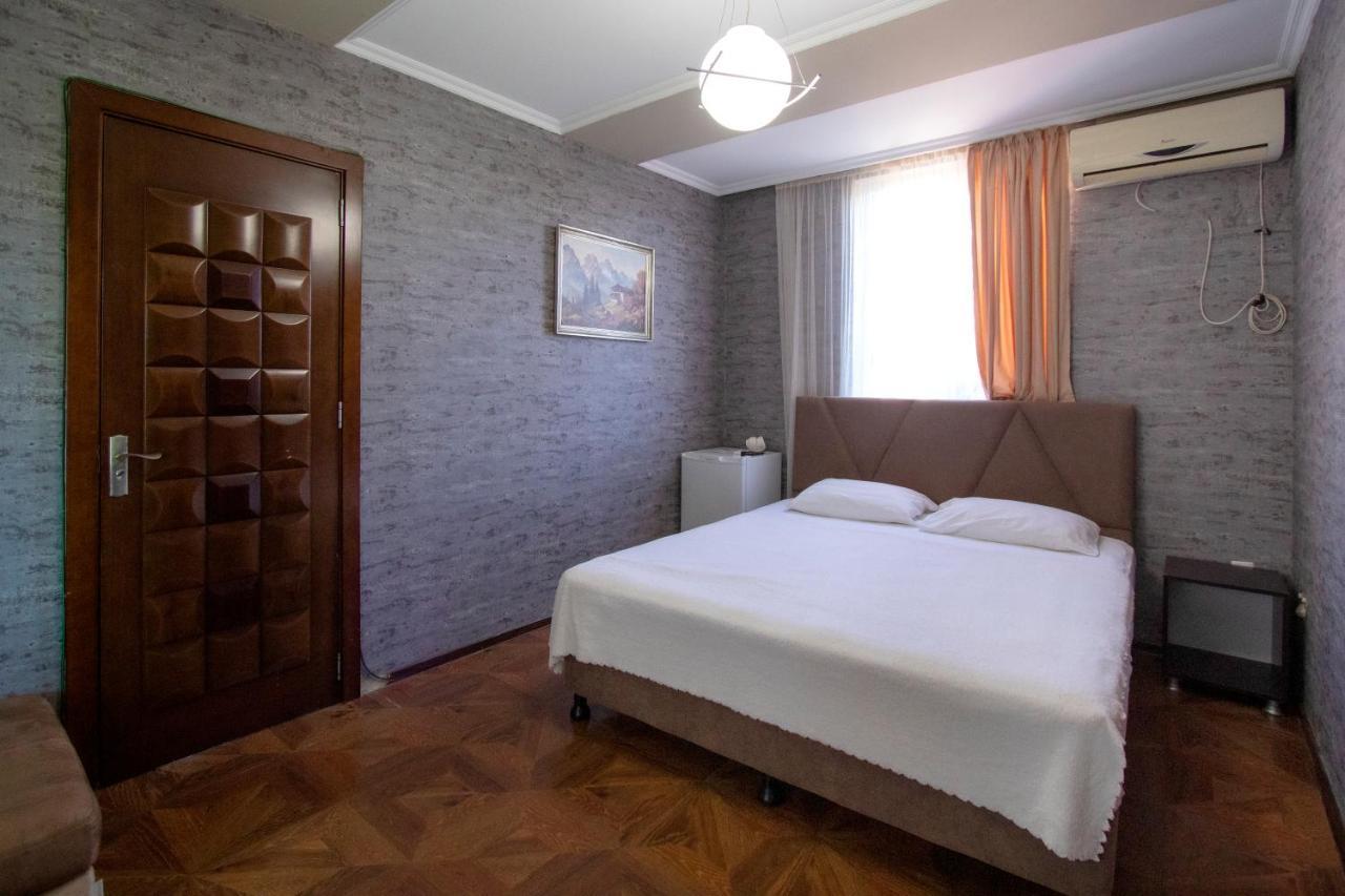 Hotel Smile Kobuleti Kültér fotó
