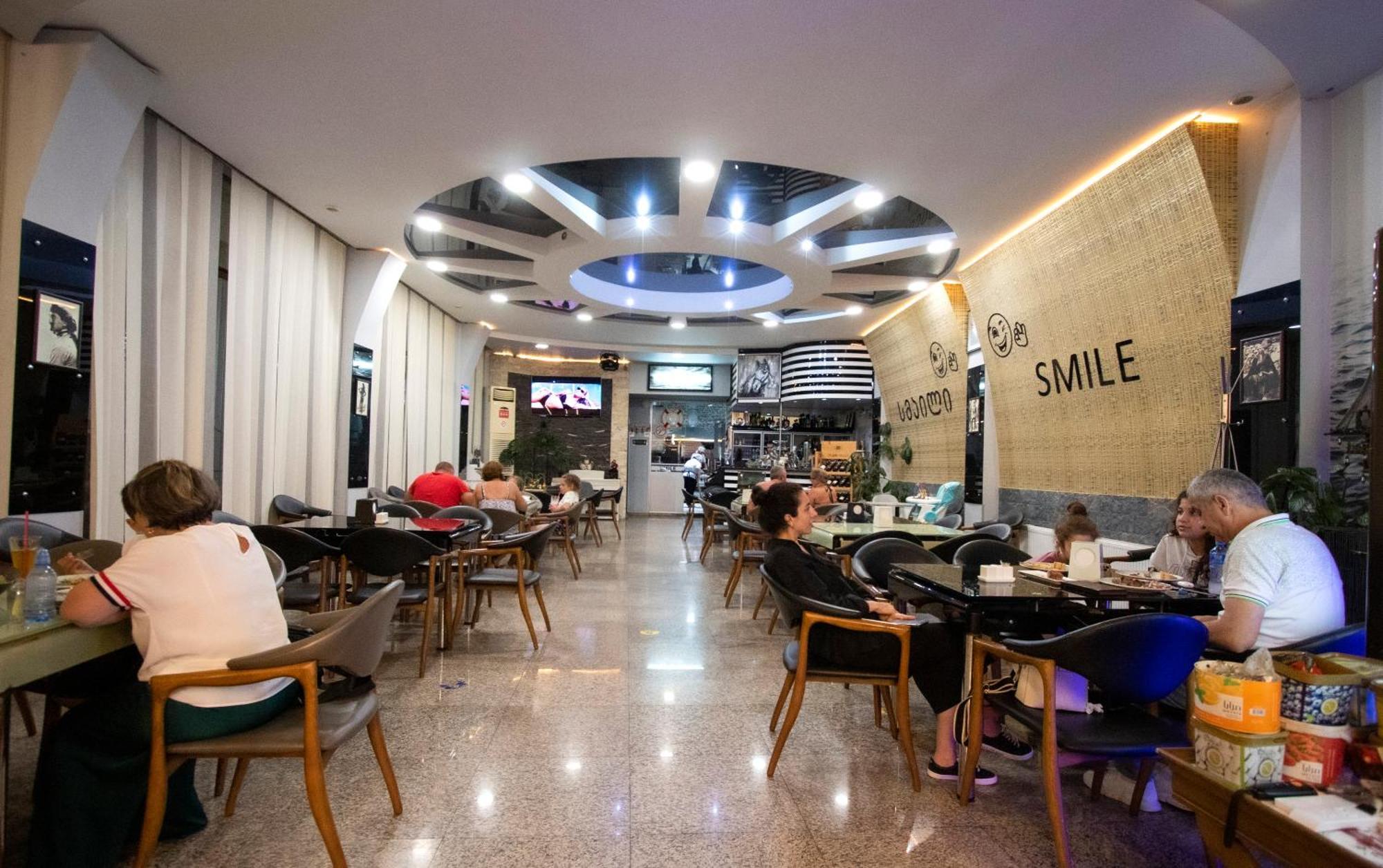 Hotel Smile Kobuleti Kültér fotó