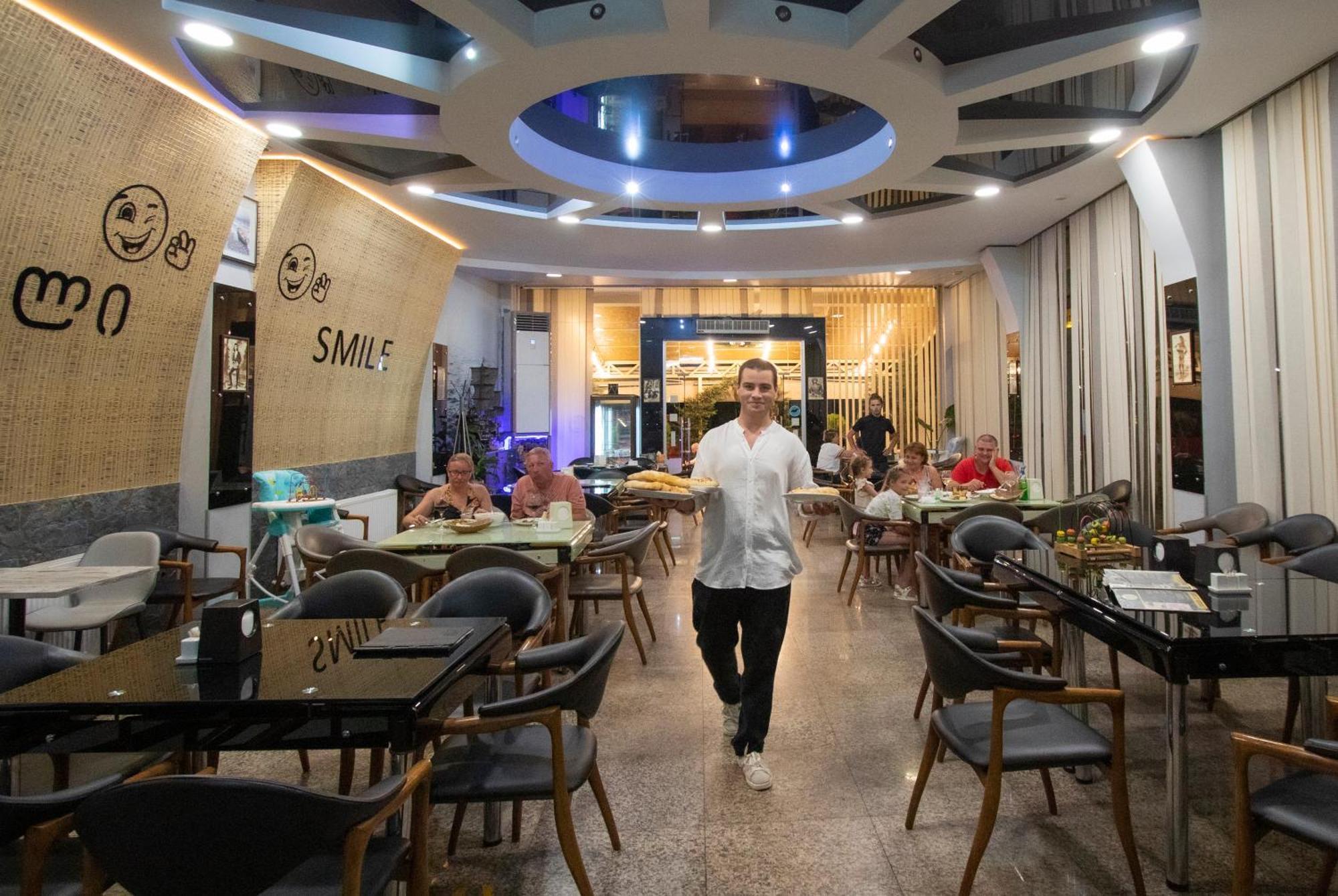 Hotel Smile Kobuleti Kültér fotó
