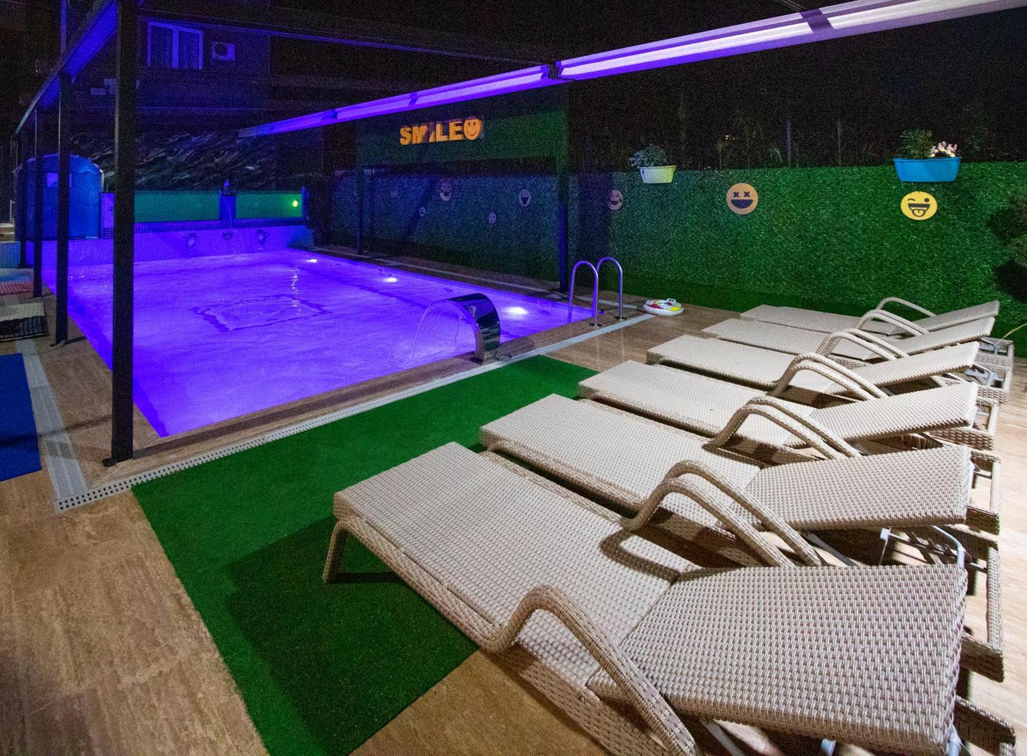 Hotel Smile Kobuleti Kültér fotó