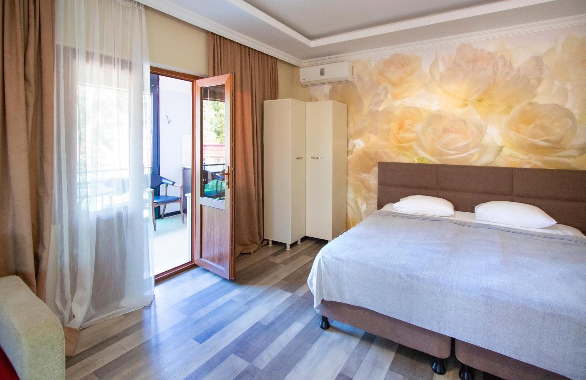Hotel Smile Kobuleti Kültér fotó